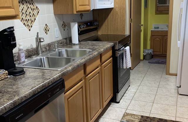 A quiet, relaxing country stay close to Kearney's amenities!