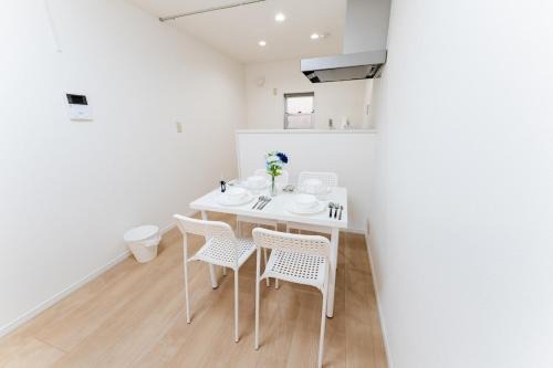 A quiet residential street with a 5-minute walk from Shirokane Takanawa Station!