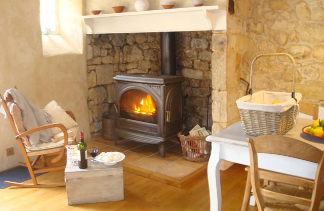 A romantique pittoresque house located inside the fortified walls of Domme.