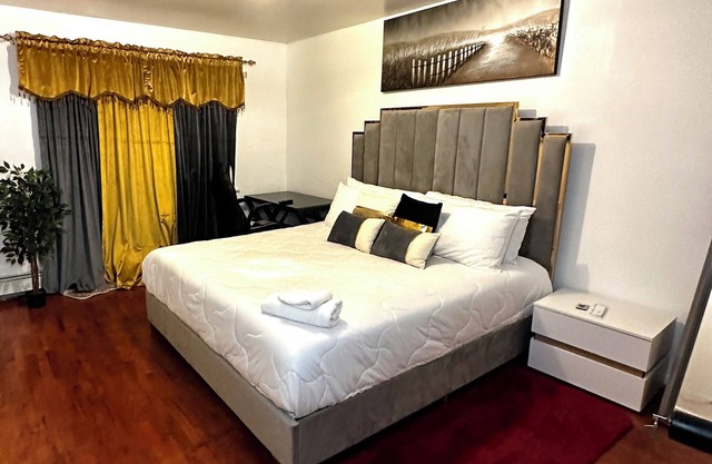 a spacious 3 bedroom apartment in New York Cityn