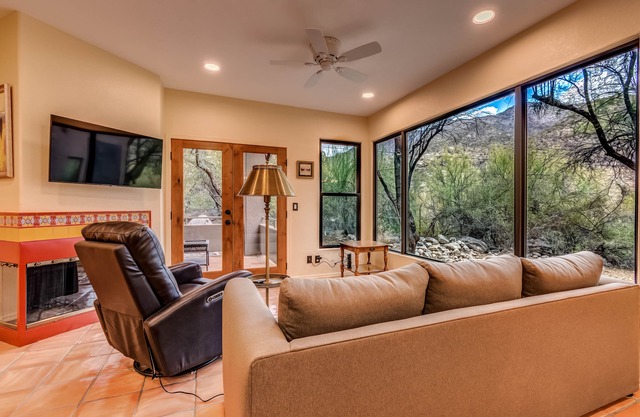 A Spectacular Retreat with Amazing Mountain Views!