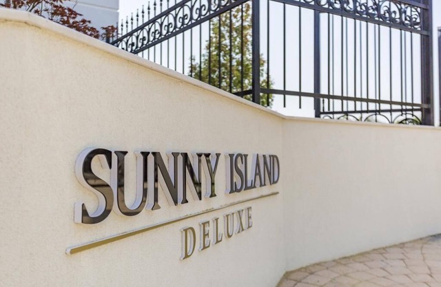 A sunny luxurious apartment, just a step away from the beach