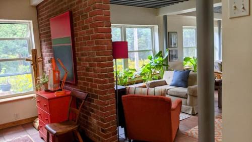 A Sustainable Off-Grid Lifestyle Experience