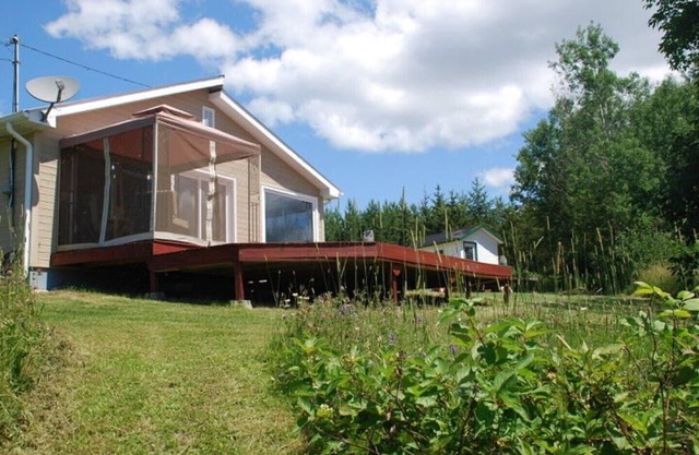 Abitibi-Timiskaming Quiet Lakefront Cottage