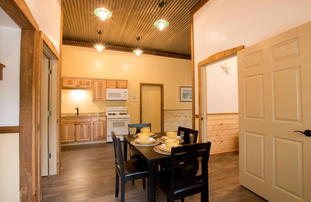 Abner's Pondside Retreat "A"