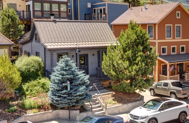 Abode at Town Lift | Best deal | Across the Street from the Town Lift | Private Hot Tub!
