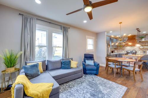 about 2 Mi to Dtwn San Antonio Comfy Home with Yard!