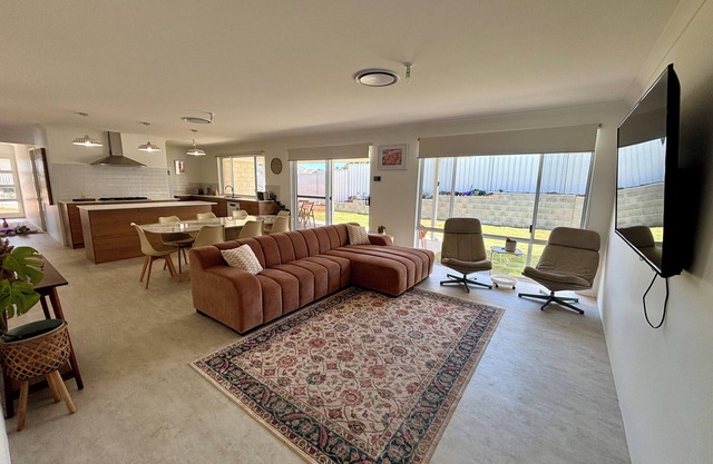 Abrohlos Beach House - No Cleaning Fee