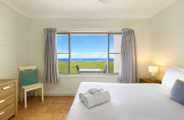 Absolute Beachfront Apartments 2B