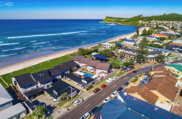 Absolute Beachfront Apartment 3B