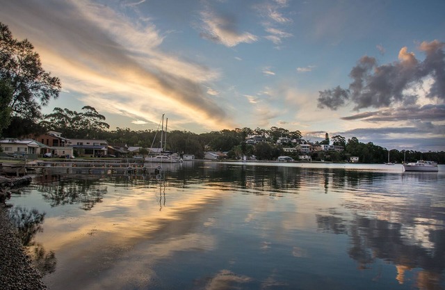 Absolute waterfront house in quiet bay