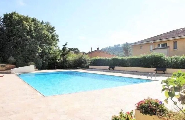 Accacia Residence - Sea view, WIFI, heart of the village, swimming pool, tennis .