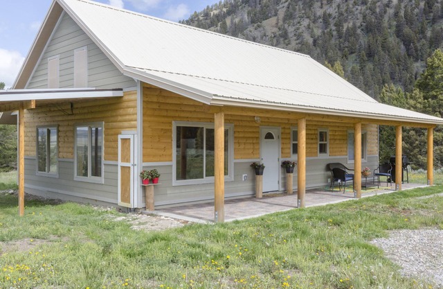 Access to the Slide of the Madison River near Yellowstone