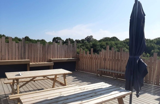 ACCOMMODATION WITH LARGE TERRACE