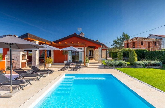 Activity villa Marula with outdoor pool in Buje