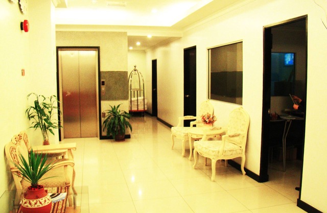 Adel Hotel