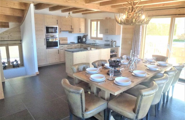 Adele SKI IN & SKI OUT chalet 10 pers