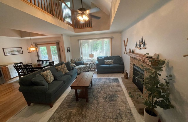 Adirondack Cape 3 bed 2 bath, game room winter special - ask about free night