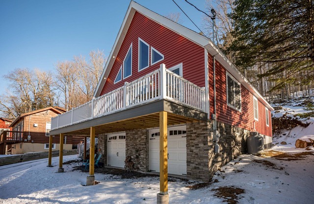 ADK Chalet - On Snowmobile Trail & Near Everything
