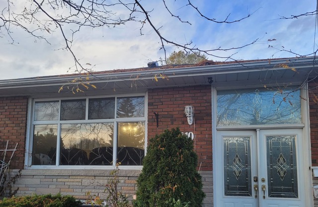 Adorable 3-bedroom place w/ free parking available