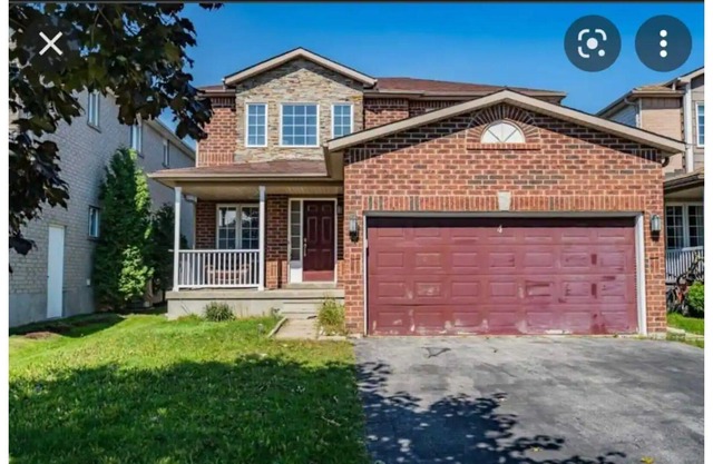 Adorable and spacious 3 bedrooms house close to all amenities/quite neighborhood