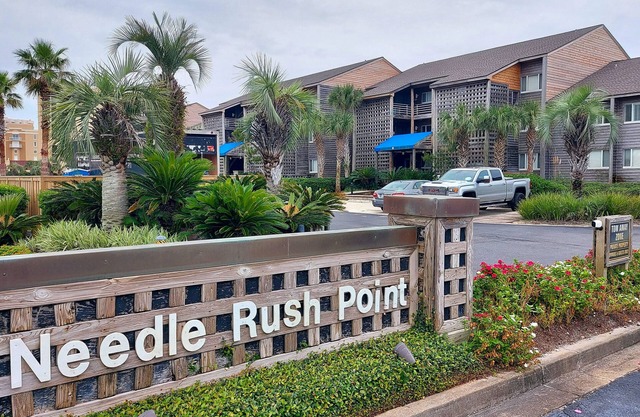 Adorable Gulf side Condo -First floor unit!