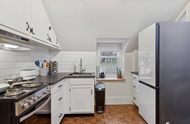 Adorable Historic Bungalow in Hockessin Valley