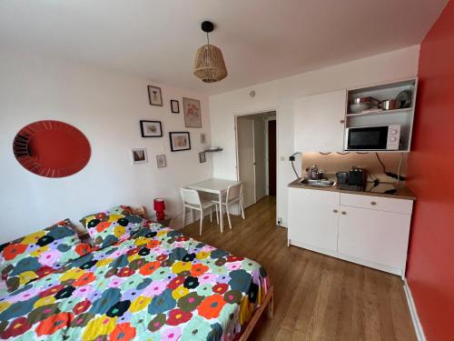 Adorable studio Équipé plein centre proche Foch