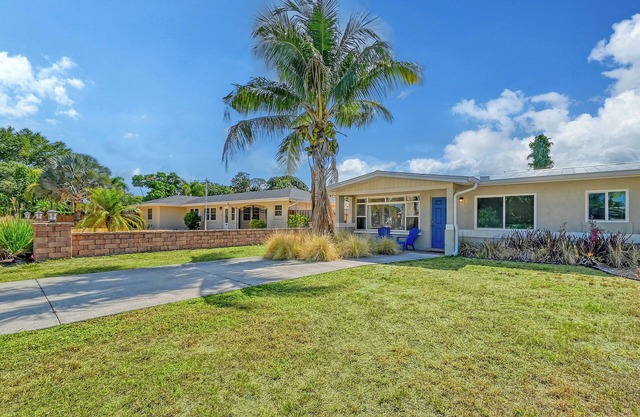 Adorable1/1 - Walk to Siesta Key!