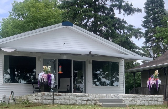 Adult get away Beautiful 3 bedroom on Big Portage lake Munith Mi All Sports