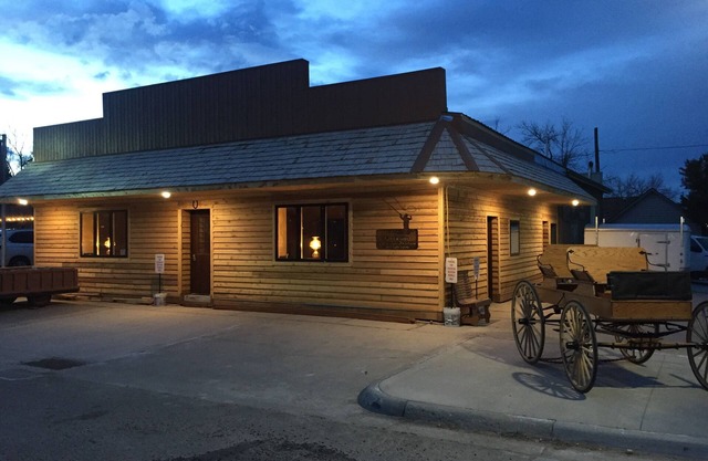 ADULTS 25 or older ONLY Creekside Vacation Rental Suite 3, Historic Downtown