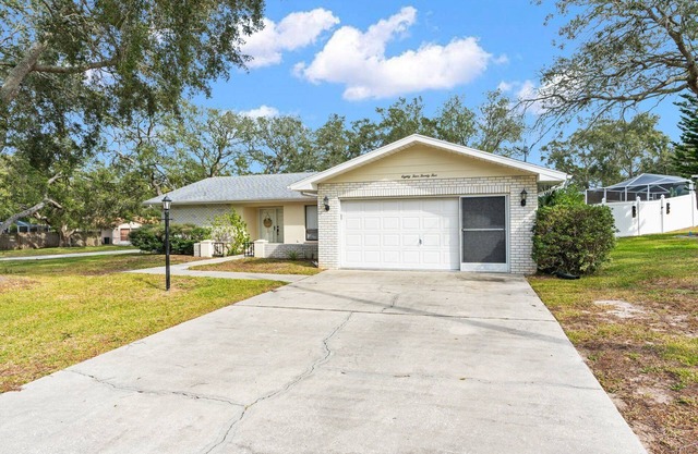 Adventure Coast: 2br-2ba, Near Springs, Beach, Hot Tub