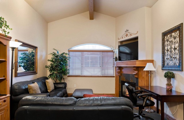 Adventure Hub~Backcountry Ski|Snowmobile|Scuba Diving Villa 3049-2