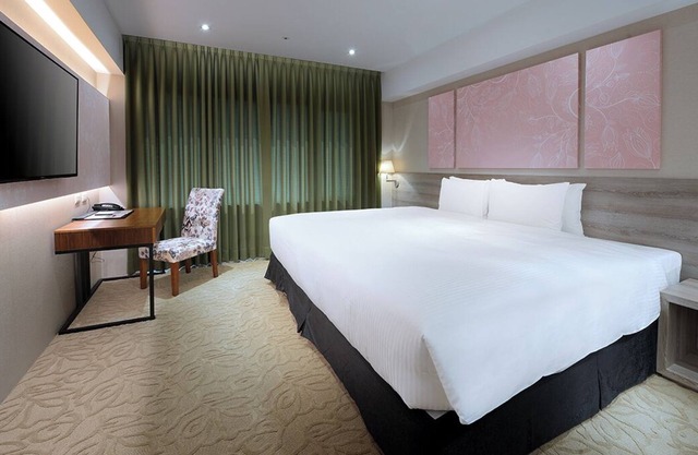 Aeris International Hotel