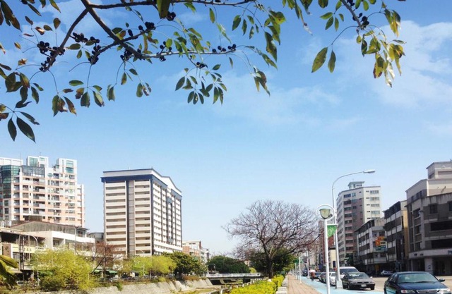 Aeris International Hotel