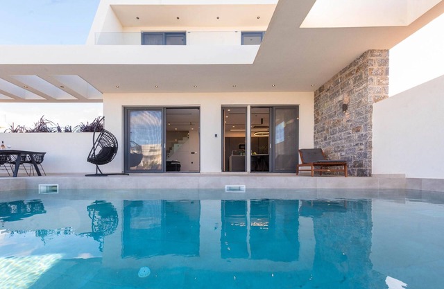 Aethra Deluxe Villa with pool, 700m from Beach