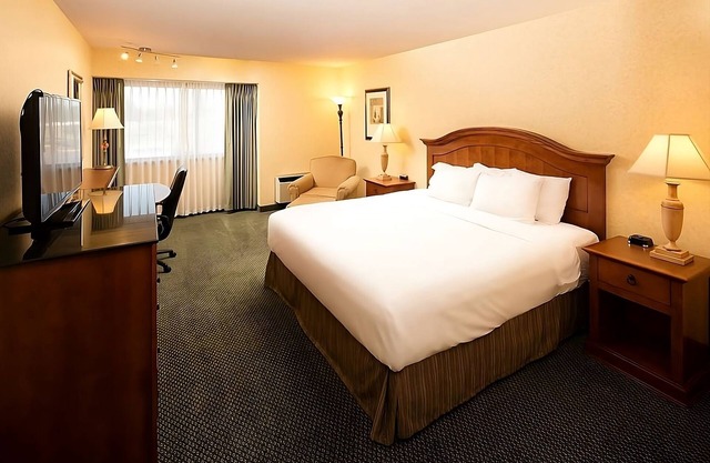 Affordability Meets Comfort! Free Parking, Pets Allowed, Outdoor Pool