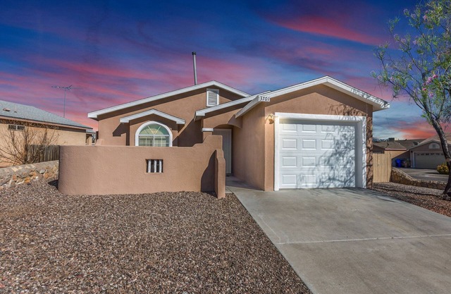 Affordable 3 Bedroom, 2 Bath Home! Close to Hwy 70, WSMR and NASA, Short term