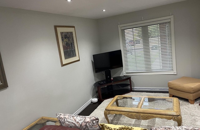 Affordable Quiet 3 Bdrms + 2.5 bath Home in Toronto Area