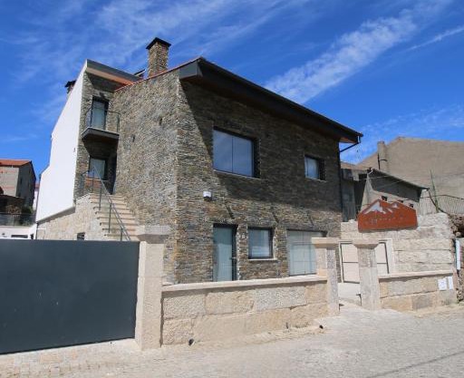 Afonsos House & Rooms
