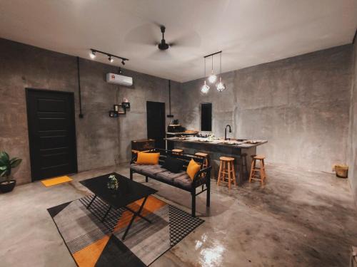 Afqa Nest Industrial Charm