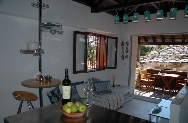 Agapi Julia, tastefully rebuild, copious amounts of luxery. Old town Skopelos