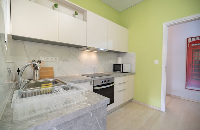 Agios Ioannis metro st. 2 bedrms 6 pers. apartment