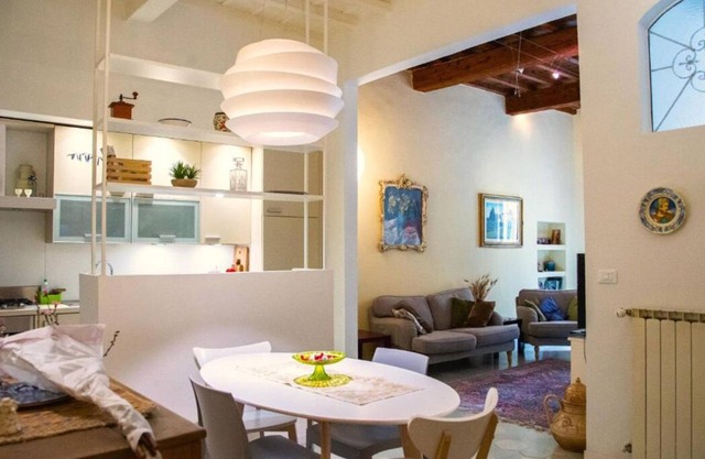 Agnolo First two bedrooms apartment close to Duomo free wi fi and A/C