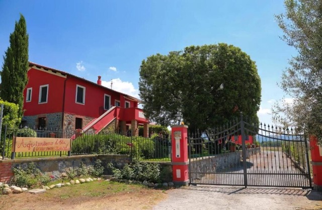 Agriturismo L'Elce: Deluxe Apartment