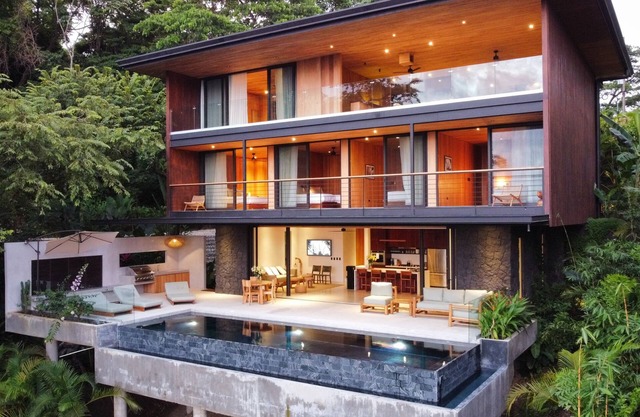 Aguamadera Villas. Ocean View and Jungle Luxury! AC, Wi-Fi, 5BR, Infinity Pool