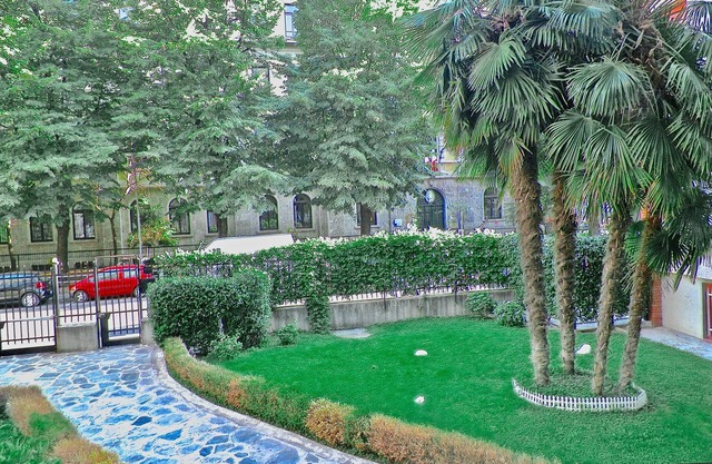 Aiello Suites Executive
