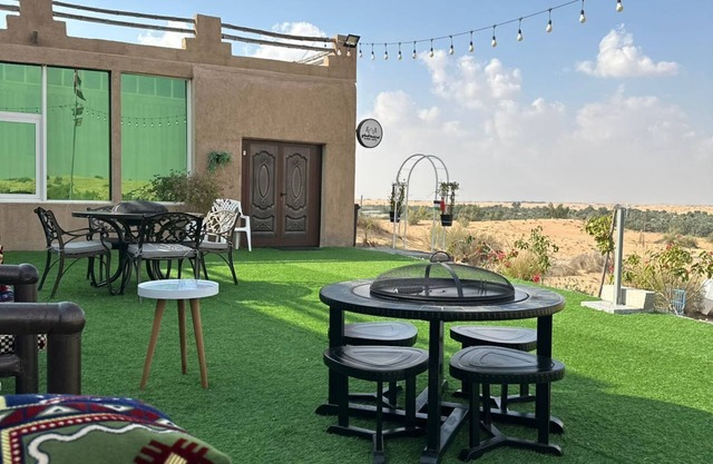 Ain Al Damany 4-bedroom Desert Villa with BBQ Loung & Safari Attraction