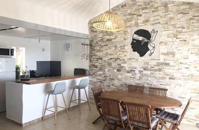 Air-conditioned terraced minivilla, terrace and garden, sea view