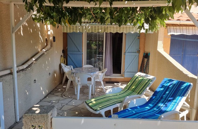 AIR CONDITIONED VILLA 5 pers. - SEA 200M - SHOPS 100 M - CLASSIFIED 3*.